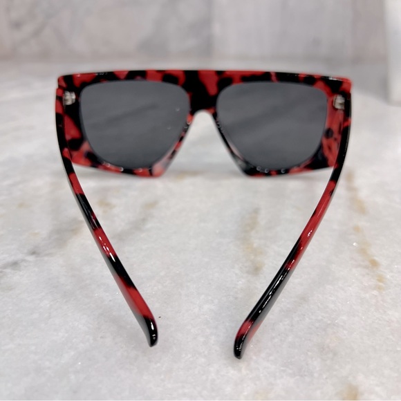 Animal Print Squared Flat Top Diva Oversized Red Black Sunglasses - Picture 3 of 5